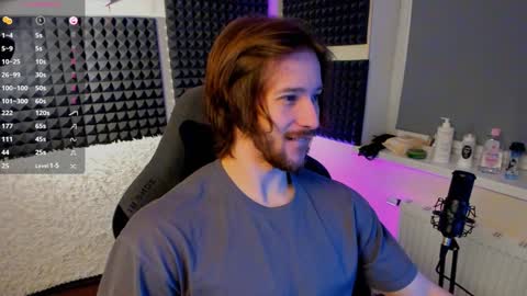 Snapshot of crystallora chatting on 01-31-25, 09:37 Crys online show from 01-31-25, 09:37