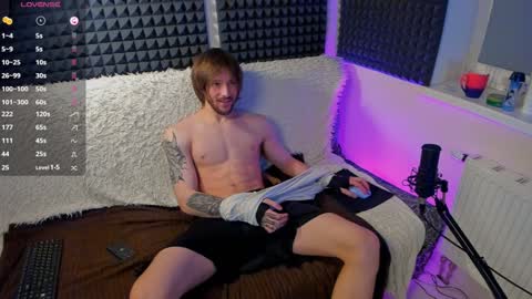 Snapshot of crystallora chatting on 02-01-25, 10:55 Crys online show from 02-01-25, 10:55