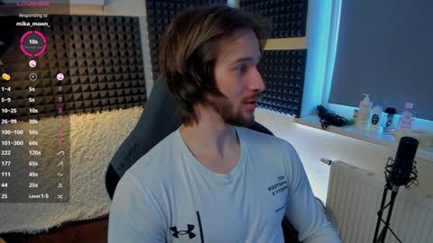 Snapshot of crystallora chatting on 02-03-25, 08:13 Crys online show from 02-03-25, 08:13