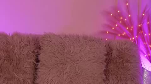 crystallred online show from 12-19-25, 05:47