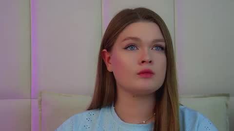 Crystal online show from 03-25-26, 06:19