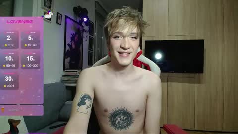 Snapshot of crystalvalentina chatting on 09-09-25, 11:48 Crystal online show from 09-09-25, 11:48