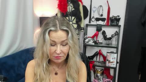 CrystalHotty online show from 11-13-25, 06:12