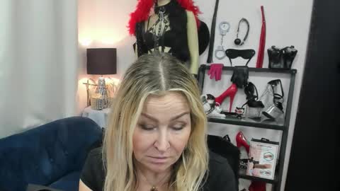 CrystalHotty online show from 03-27-26, 08:48