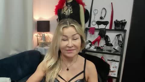 CrystalHotty online show from 03-30-26, 04:57