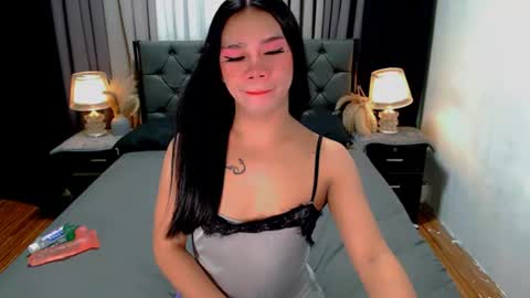 Snapshot of crytastal_lust1212 chatting on 06-17-26, 09:34 bea takashi online show from 06-17-26, 09:34