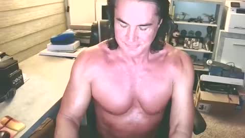 Yup... kinda old but Stop in and say hello online show from 11-07-25, 04:01