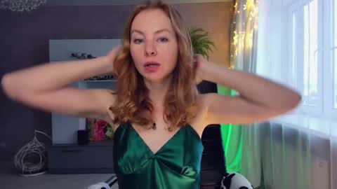 Snapshot of cuddle_kitten chatting on 12-15-24, 07:13 Alexia online show from 12-15-24, 07:13