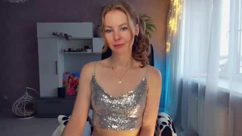 Snapshot of cuddle_kitten chatting on 12-21-24, 07:13 Alexia online show from 12-21-24, 07:13
