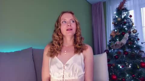 Snapshot of cuddle_kitten chatting on 12-28-24, 11:19 Alexia online show from 12-28-24, 11:19