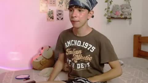 Snapshot of cuddly_twinkie chatting on 06-05-26, 07:41 Cuddly online show from 06-05-26, 07:41