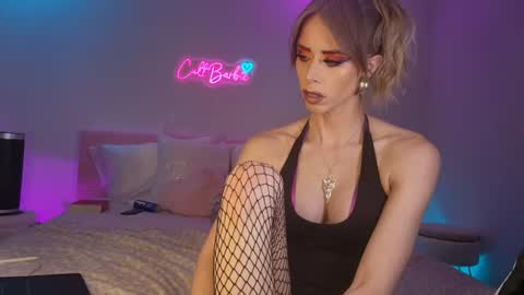 Snapshot of cult_barbie93 chatting on 06-27-26, 03:33 Cult Barbie online show from 06-27-26, 03:33