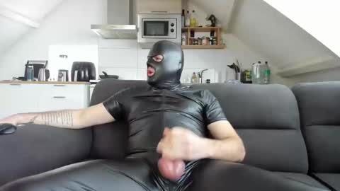 Snapshot of cumeatingboy88 chatting on 02-01-25, 11:21 MaskedMasturbator online show from 02-01-25, 11:21
