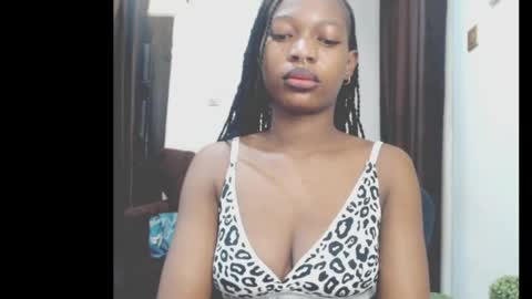 cumebony_petit online show from 04-20-26, 07:11