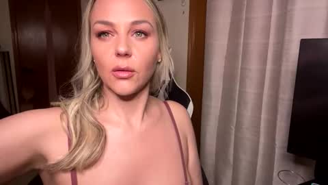 cumguzzlingskank online show from 05-21-26, 05:03