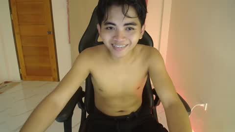 Snapshot of cummingyu chatting on 01-05-25, 01:47 cummingyu online show from 01-05-25, 01:47