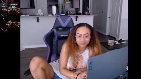 Snapshot of cumplzqueen chatting on 07-11-26, 08:44 Nia Reese online show from 07-11-26, 08:44