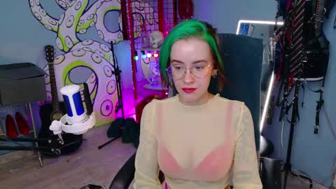 Snapshot of cumpotikeve chatting on 05-12-26, 03:36 CUMpotikEve online show from 05-12-26, 03:36