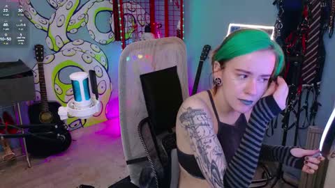 Snapshot of cumpotikeve chatting on 05-23-26, 03:45 CUMpotikEve online show from 05-23-26, 03:45