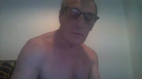 Snapshot of cumseeme002 chatting on 01-18-26, 01:59 Alan online show from 01-18-26, 01:59