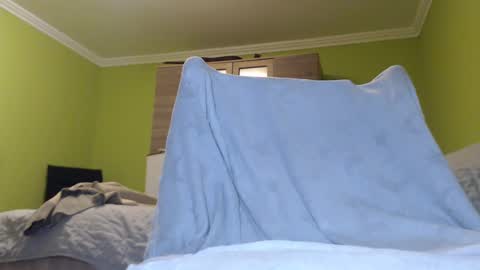 Im Lee. Say Hey Im very social. online show from 01-19-25, 04:57