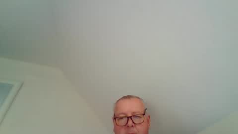 curiousax77 online show from 04-11-26, 09:02