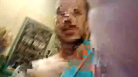 Snapshot of curiousguyhere6 chatting on 06-10-26, 10:19 curiousguyhere6 online show from 06-10-26, 10:19