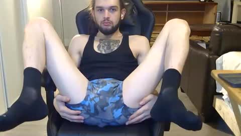 Snapshot of curiouss25 chatting on 02-26-26, 03:05 curiouss25 online show from 02-26-26, 03:05