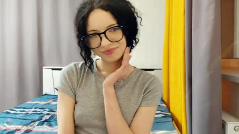 Kira online show from 05-02-26, 11:32