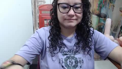 Vannesa online show from 10-21-25, 07:14
