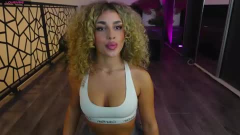 Snapshot of curlyanto chatting on 07-21-26, 06:21 Antonia online show from 07-21-26, 06:21