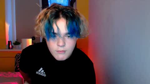 curlyboy_1 online show from 11-18-25, 01:04