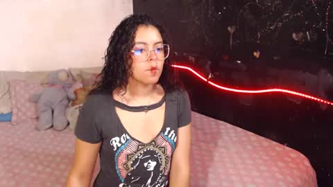 Snapshot of curlycool chatting on 12-07-24, 08:16 Max and Cata online show from 12-07-24, 08:16