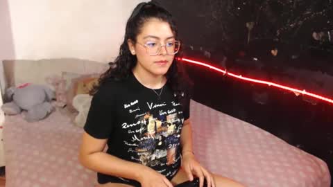 Snapshot of curlycool chatting on 12-27-24, 01:53 Max and Cata online show from 12-27-24, 01:53