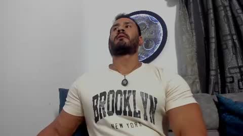 Snapshot of curt_x chatting on 07-19-26, 05:44 Curt online show from 07-19-26, 05:44