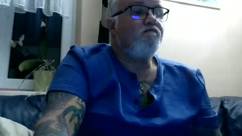 Snapshot of curtus14 chatting on 06-16-26, 08:33 curtus14 online show from 06-16-26, 08:33