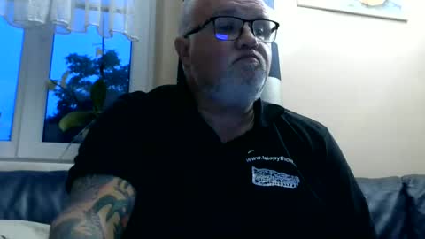Snapshot of curtus14 chatting on 06-22-26, 07:33 curtus14 online show from 06-22-26, 07:33