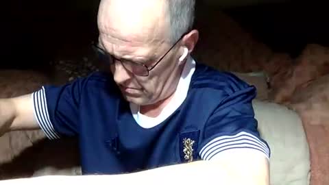 Snapshot of curvelover1977 chatting on 11-11-25, 10:10 curvelover1977 online show from 11-11-25, 10:10