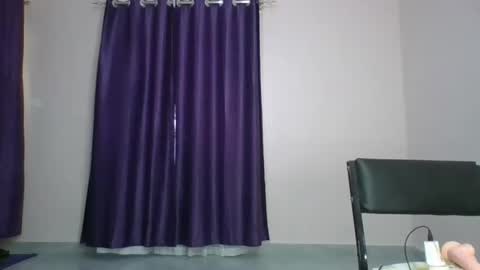 Essie online show from 02-10-25, 09:14