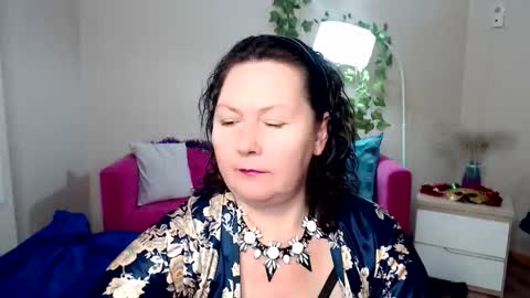 curvy_girlz online show from 11-28-25, 05:37