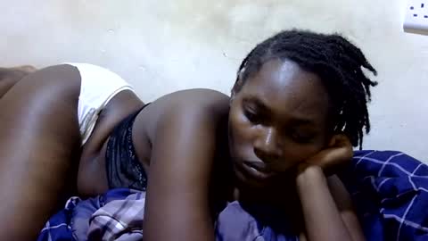 curvy_queen12 online show from 06-14-26, 02:24