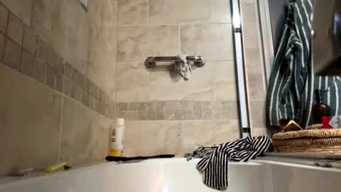 curvyd454066 online show from 01-09-26, 06:21