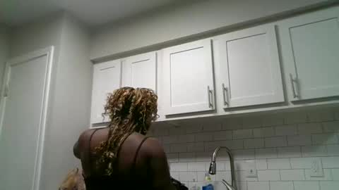 Snapshot of curvyychocolate chatting on 01-01-25, 01:47 curvyychocolate online show from 01-01-25, 01:47