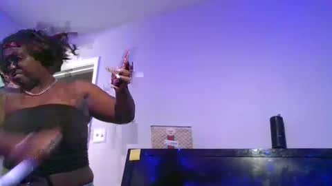 Snapshot of curvyychocolate chatting on 02-28-25, 02:20 curvyychocolate online show from 02-28-25, 02:20