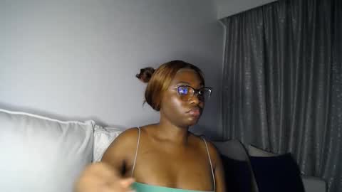 Liya online show from 04-16-26, 11:51