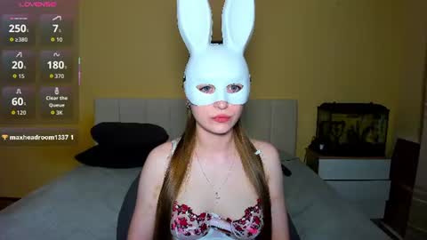 Snapshot of cute_becca_cb chatting on 06-11-26, 07:56 Becca online show from 06-11-26, 07:56