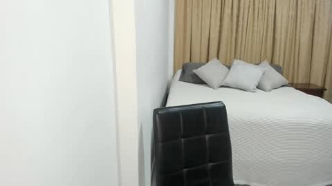 Sara online show from 02-25-25, 05:08