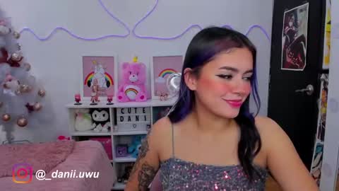 Snapshot of cute_dani__ chatting on 12-24-24, 12:33 Dani online show from 12-24-24, 12:33