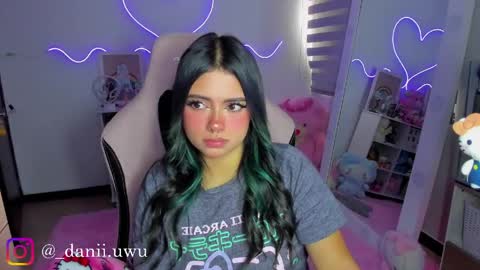 Snapshot of cute_dani__ chatting on 05-29-26, 04:49 Dani online show from 05-29-26, 04:49