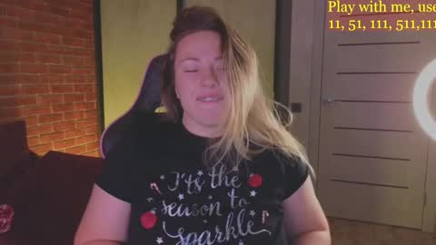 Snapshot of cute_darina chatting on 12-19-24, 02:45 Everyday stream in the same time online show from 12-19-24, 02:45